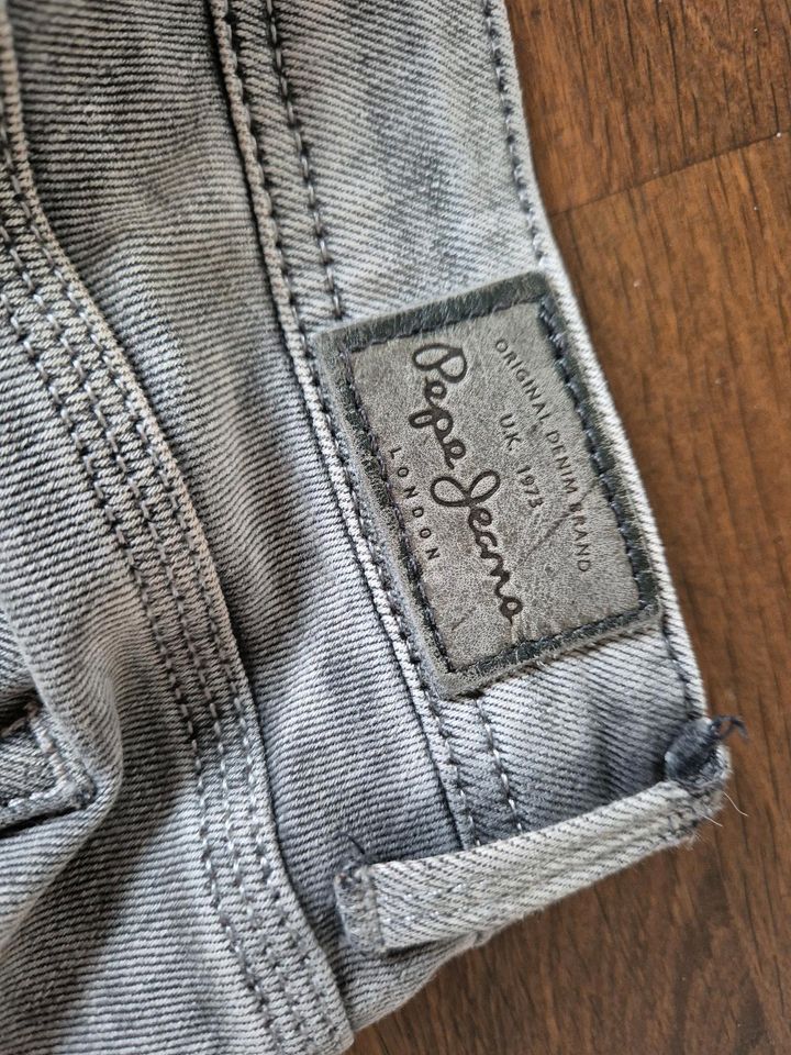 Hellgraue pepe jeans 26/32 in Stotternheim