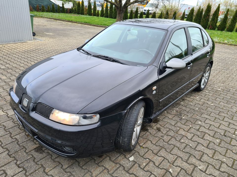 Seat Leon 1,8 20V/Turbo M1 132 KW in Markgröningen