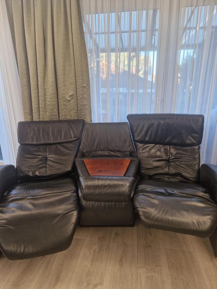 2 Himolla Echtleder Sofas (auch einzelnd abzugeben) in Bergisch Gladbach