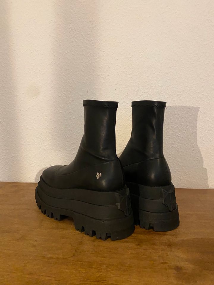 Boots stiefeletten Naked Wolfe Sassy Black in Berlin