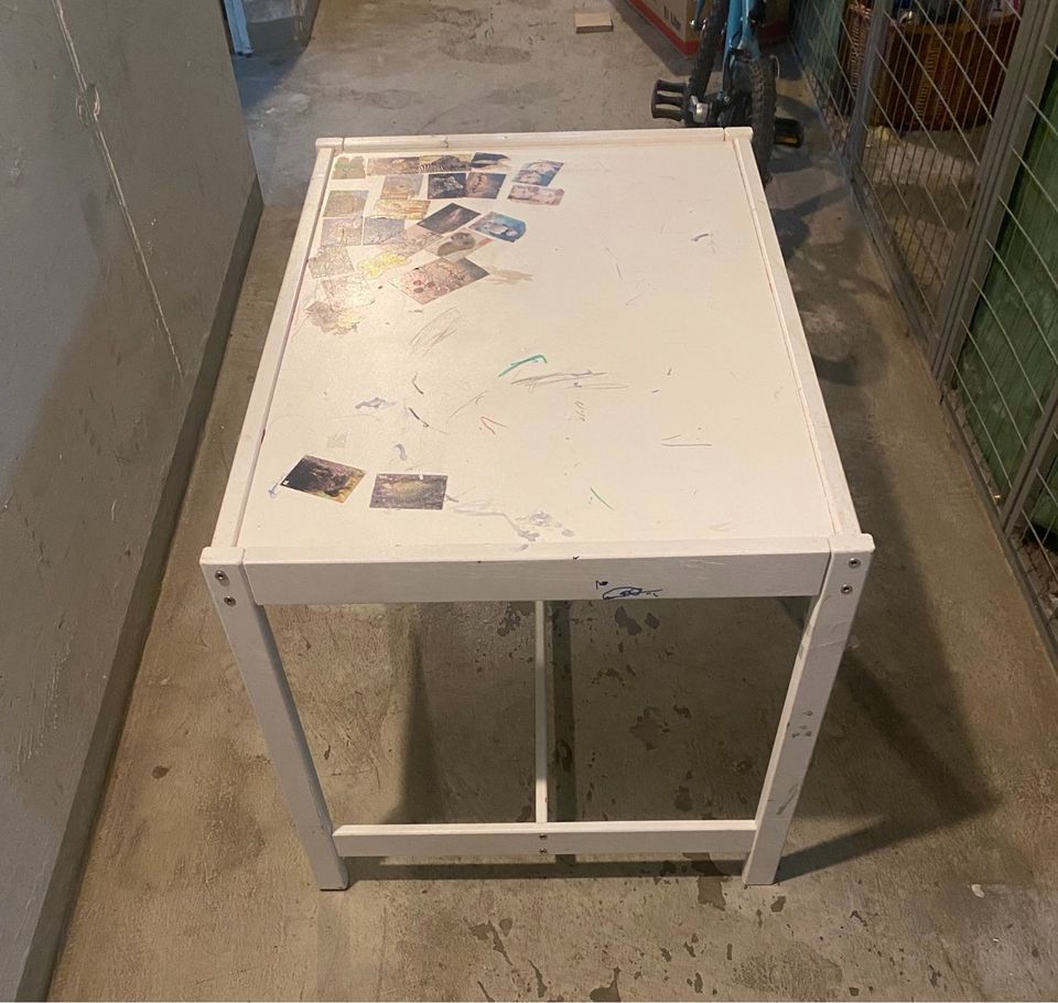 Paidi Kindertisch mit 2 Stühlen weiß in Groß-Umstadt