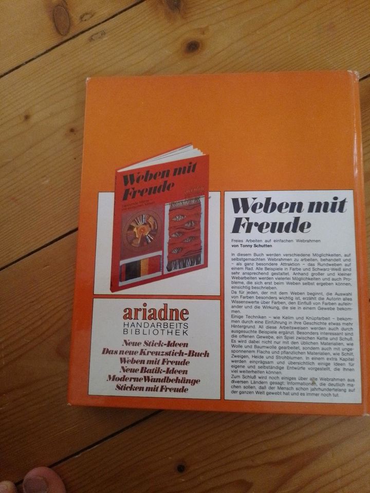 Das neue kreuzstich Buch eine Sammlung farbiger Motive in Mandel