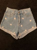 Jeansshorts SHEIN  blau mit Blumen Gr.XS Stuttgart - Stuttgart-West Vorschau