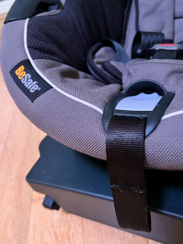 BeSafe iZi GoX1 Babyschale & Kindersitz, inkl. Basis UVP 315,- € in Hamburg