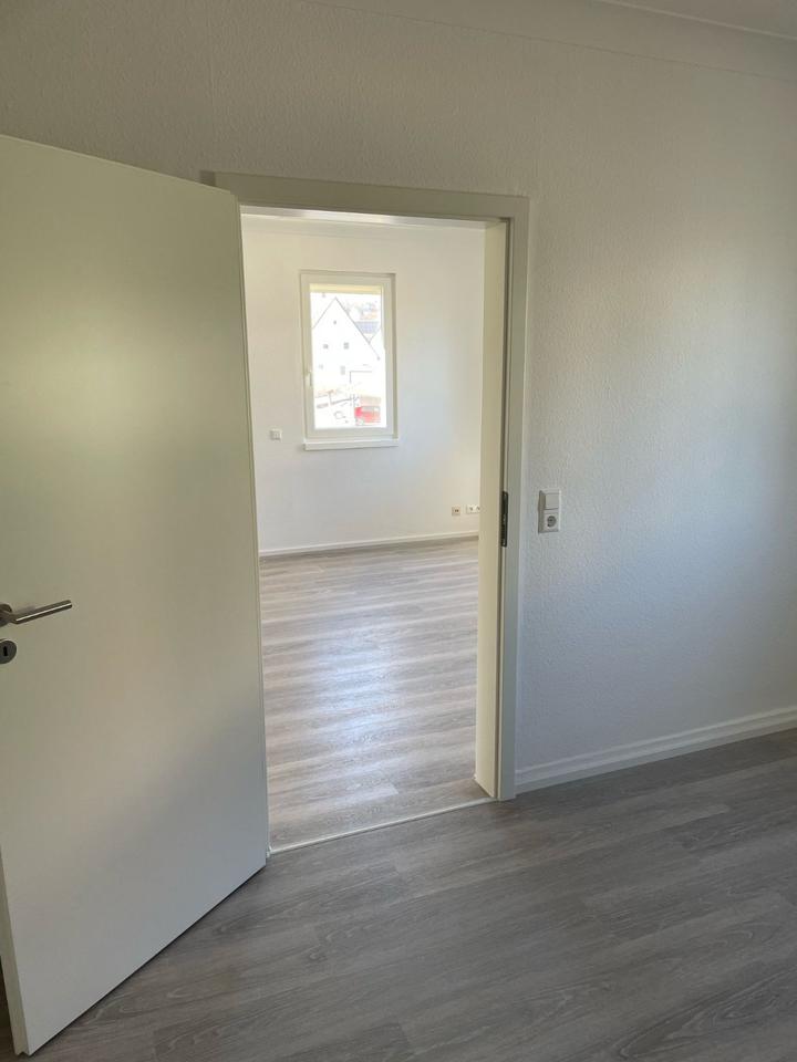 Hübsche kleine, helle, frisch renovierte 3-Zimmer-Wohnung in Aichtal