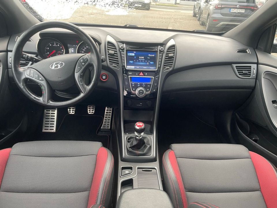 Hyundai i30 Turbo 1.6 T-GDI Navi Panorama in Wesel