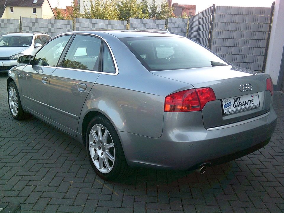 Audi A4 1.6   KLIMA,PDC,SITZHEIZUNG,TEMPOMAT in Gronau (Leine)