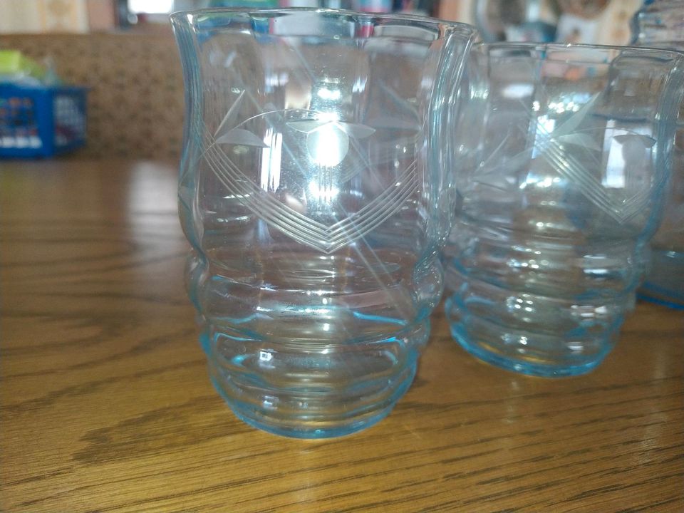 Saftkrug mit 4 Gläsern in Dittenheim