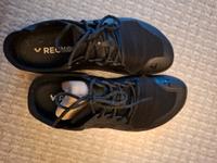 VIVOBAREFOOT Gr. 38 selten getragen, eine kleine Beschädigung Dresden - Innere Altstadt Vorschau