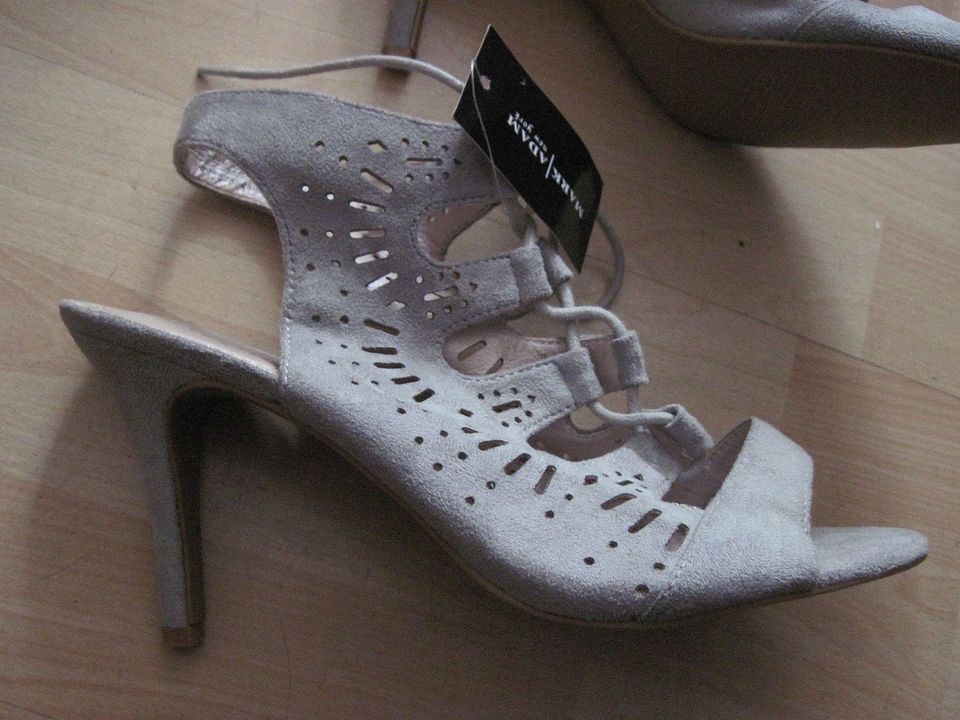 Sandalen High heels silbergrau Größe 41 NEU 9,5 cm Absatz in Dortmund