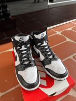 Nike Dunk Hi „Panda“ Größe 45,5, 1 Tag getragen! Hessen - Kaufungen Vorschau