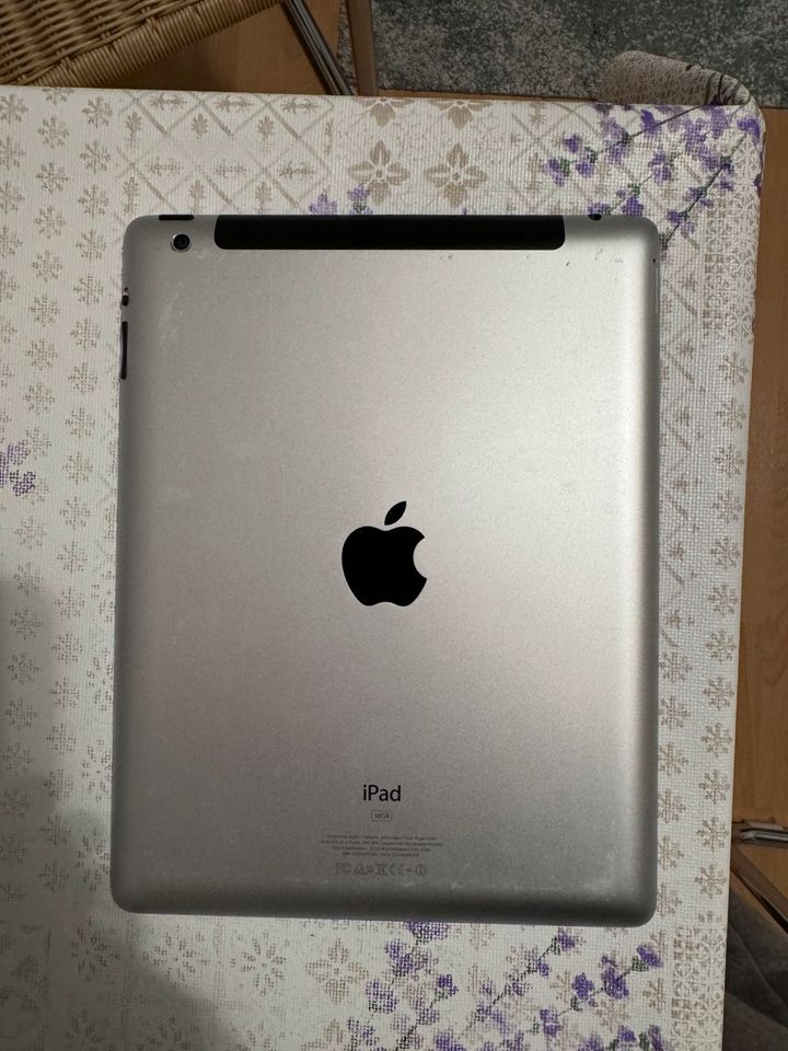 Apple iPad 16GB Wifi + Cellular / 3. Generation 2012 in Nauheim