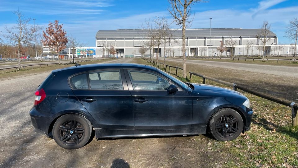 Bmw 120i E87 Vollausstattung/ Carplay/ 8-fach bereift in Tettnang