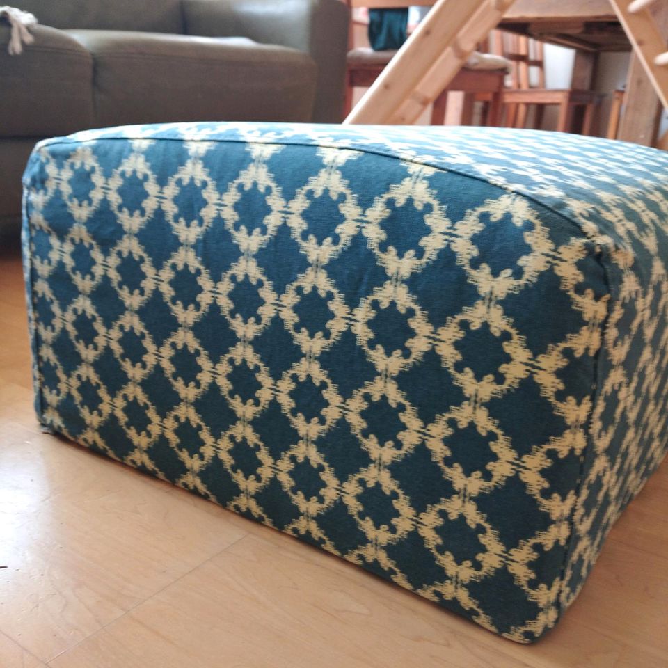 Hocker Ikea Klippan Retro Design in Freiburg im Breisgau