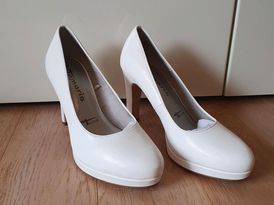 Hochzeitsschuhe Tamaris Pumps High Heels Gr 38 in Emmingen-Liptingen