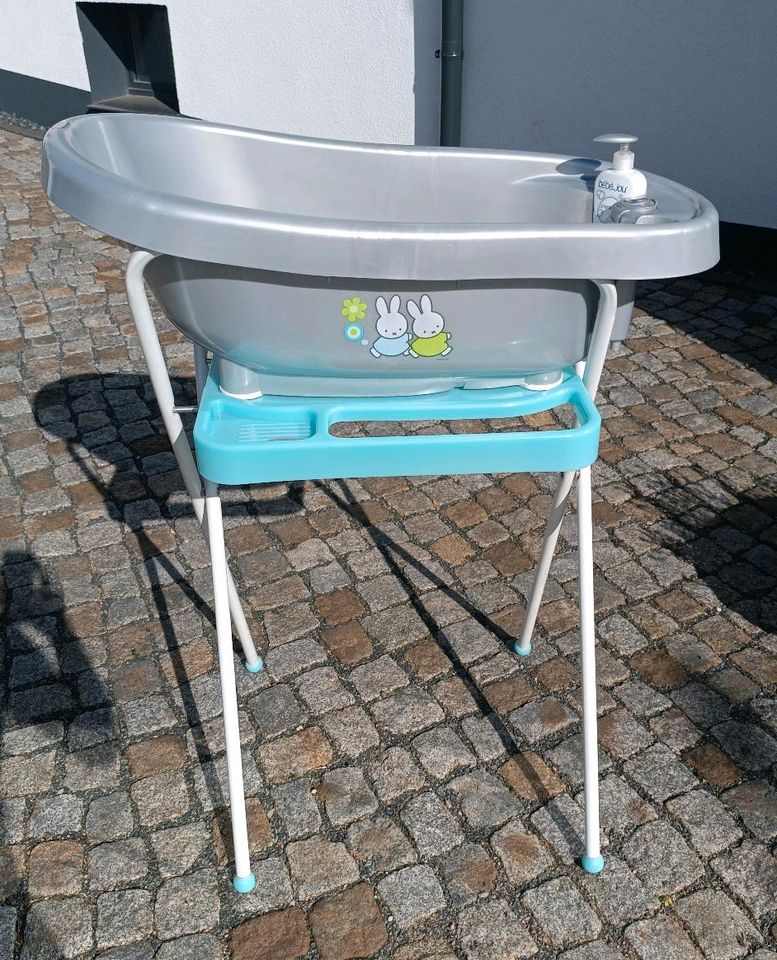 Baby Badewanne klappbar mit Thermometer in Radebeul