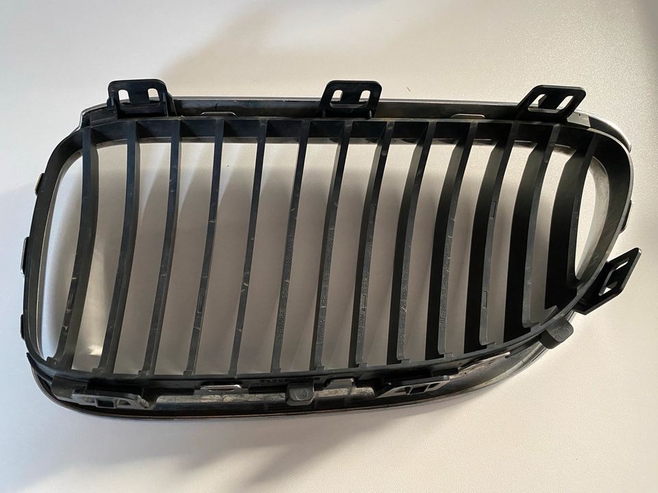 Kühlergrill Sport Grill Gitter Schwarz Glanz für BMW E92 in Elsteraue