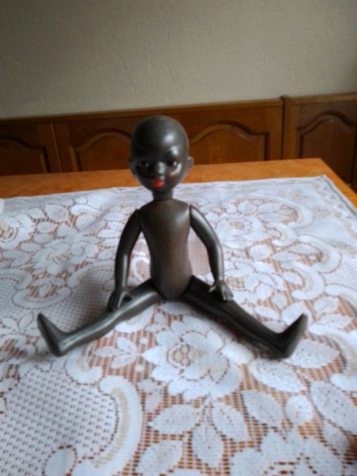 Alte Puppe schwarz süss 31 cm in Königsmoos