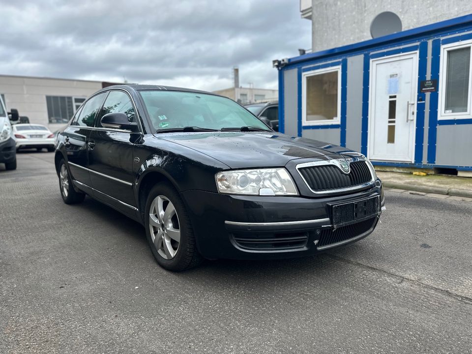 Skoda Superb Laurin & Klement Automatik Leder Voll in Hainburg