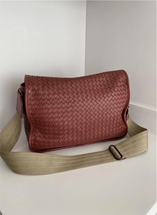 BOTTEGA VENETA Leder Crossbody Tasche in Ehningen