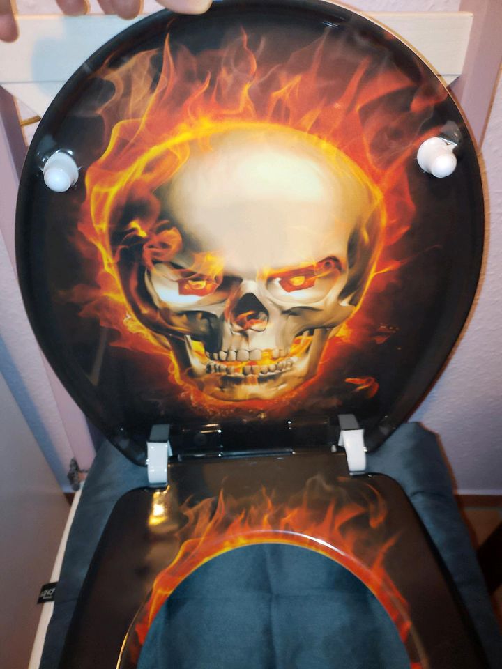 Coole WC Brille Skull Neu in Stralsund