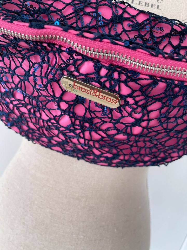 Brasi Brasi belt bag neu mit Etikett pink/blau mit Pailletten in München