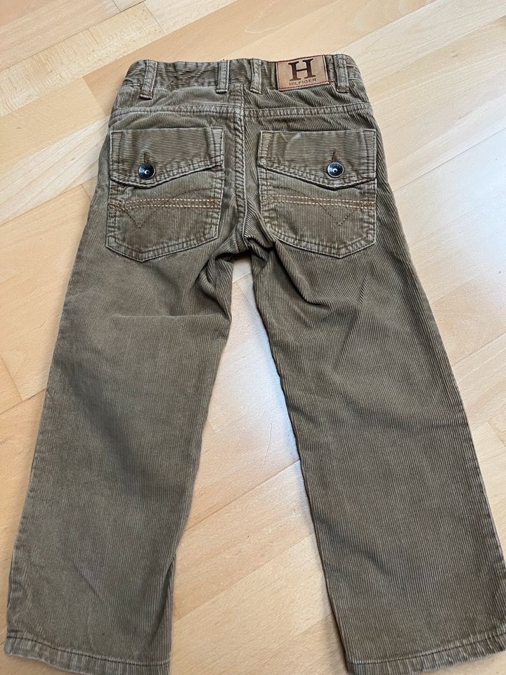 Tommy Hilfiger Cordhose Gr. 104/110 in Überlingen