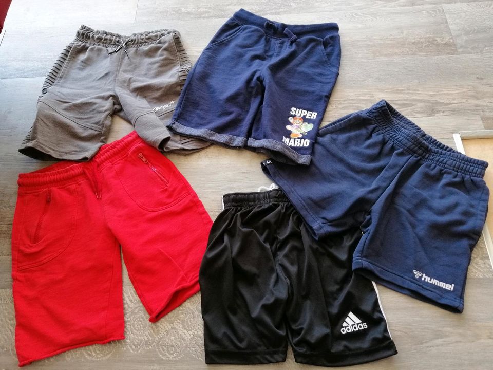 Shorts Hummel, Super Mario, Größe 134 zu verkaufen in Wilhelmshaven