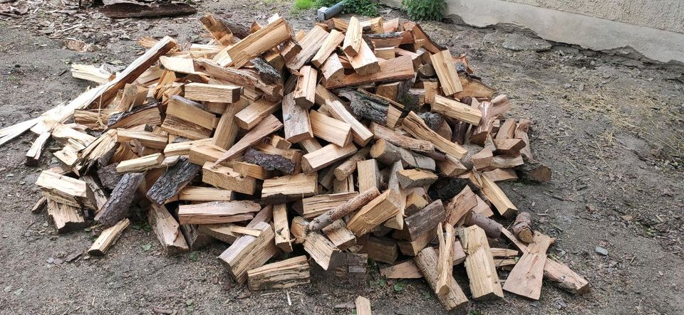 Ofenfertiges Brennholz in Auma