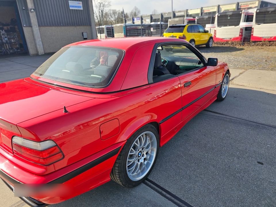 BMW e36 318i Cabrio Facelift bj 1999 in Hennef (Sieg)