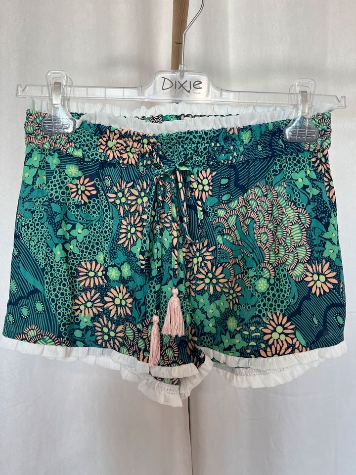 Bunte Shorts von der Marke Scotch & Soda in Darmstadt