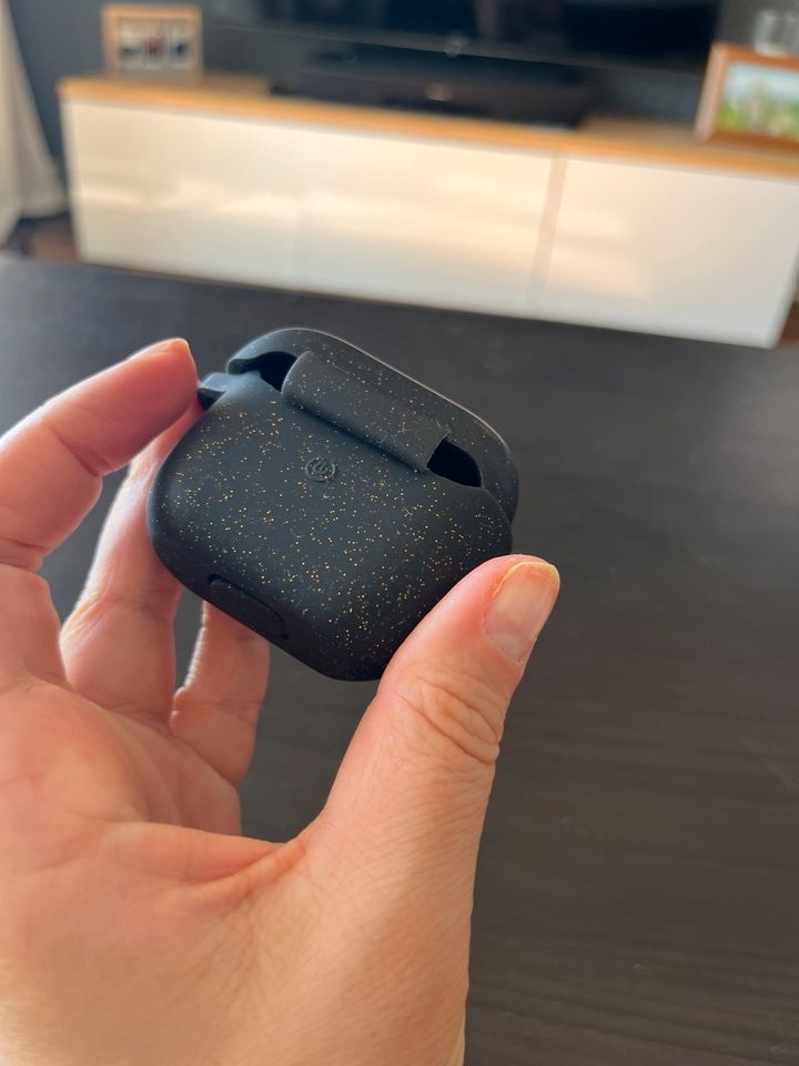 AirPods 3 generation case (not Pro) Hüle ( 2 cases) in Berlin