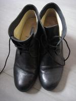 WOLKY Stiefeletten Ankle Boots Pumps Gr. 40 schwarz Leder Hessen - Solms Vorschau