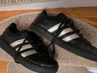 Adidas Schuhe schwarz Silber Gr. 40 Sachsen-Anhalt - Wolmirstedt Vorschau