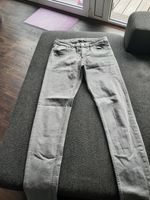 H&M Jeans grau /schwarz Gr. 36 US Gr. 6 Gr. S gut erhalten Nordrhein-Westfalen - Dormagen Vorschau