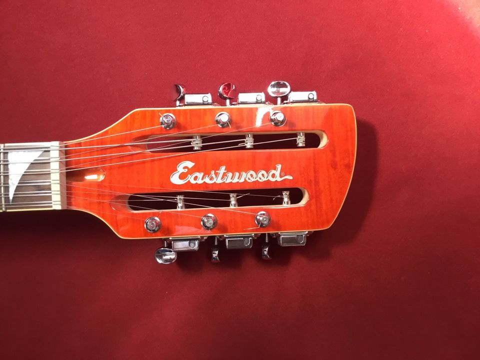 Eastwood Surfcaster, 12-string, cherryburst, neuwertig in Köln
