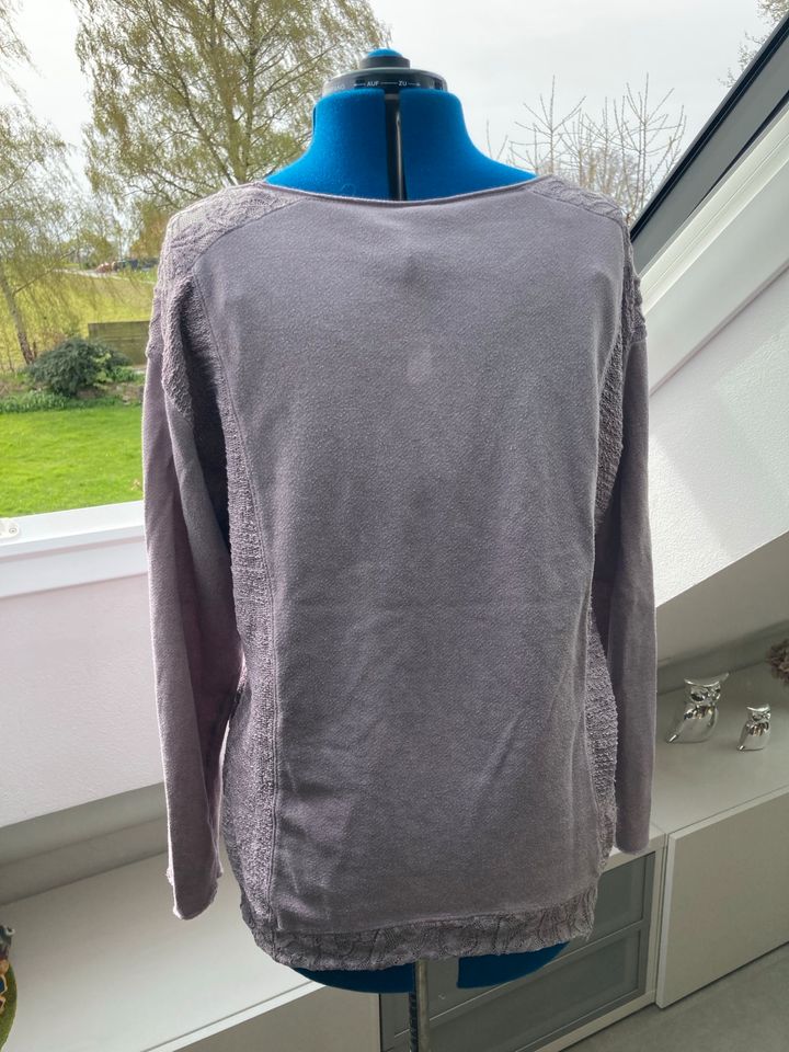 Langes weites Shirt Tredy Gr. 42 Lavendel lila Glitzer in Bedburg-Hau