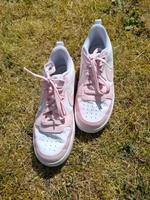 Nike Schuhe in Größe 39 (Bitte lesen) Saarland - Homburg Vorschau