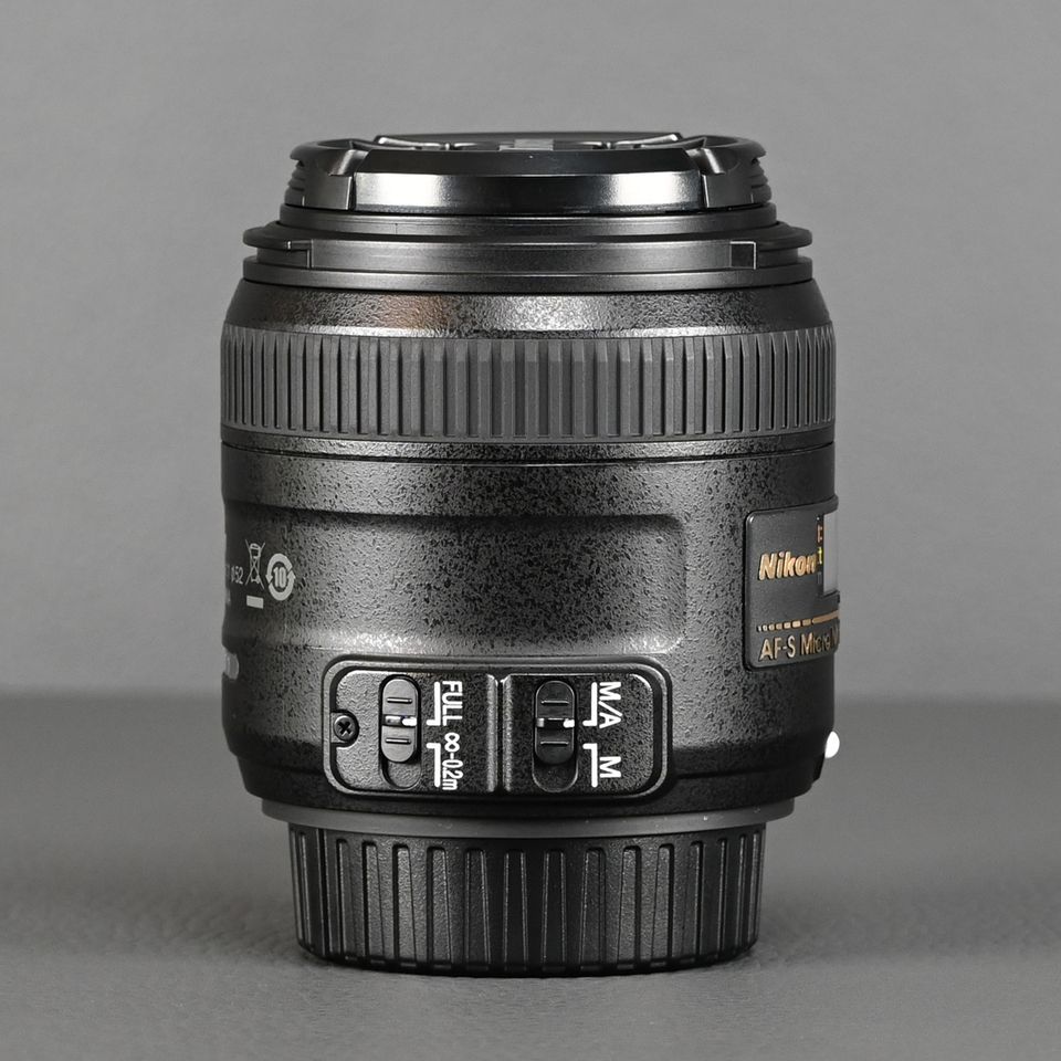Nikon AF-S DX Micro-NIKKOR 40mm 1:2,8G in Marburg