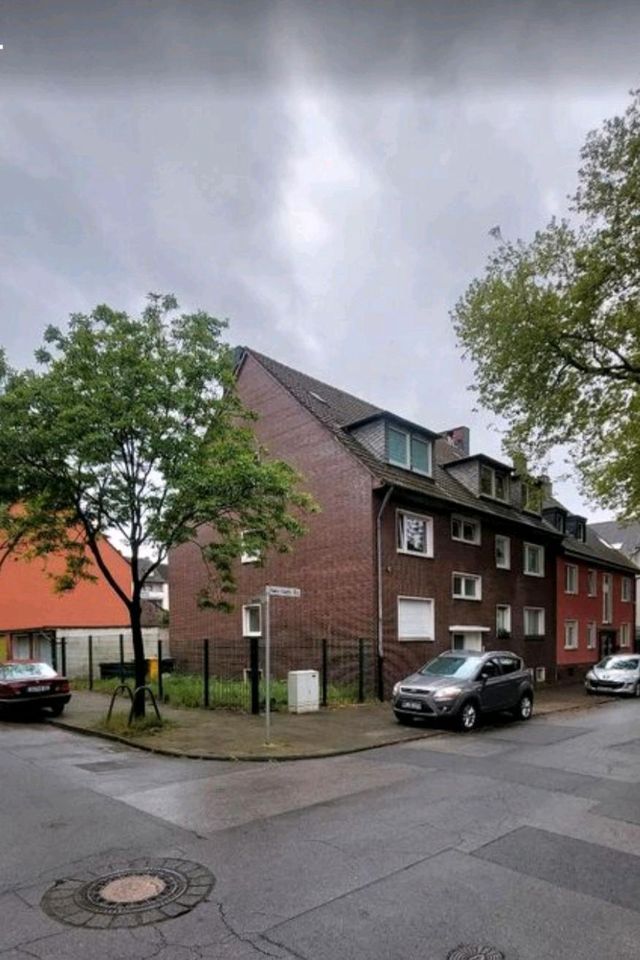 Gemütliche 2,5 Zimmer Wohnung im EG ab 01.08 verfügbar in Duisburg