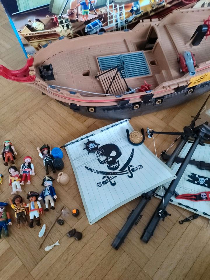 Playmobil Piratenschiff 5135 plus 5136 in Hennef (Sieg)