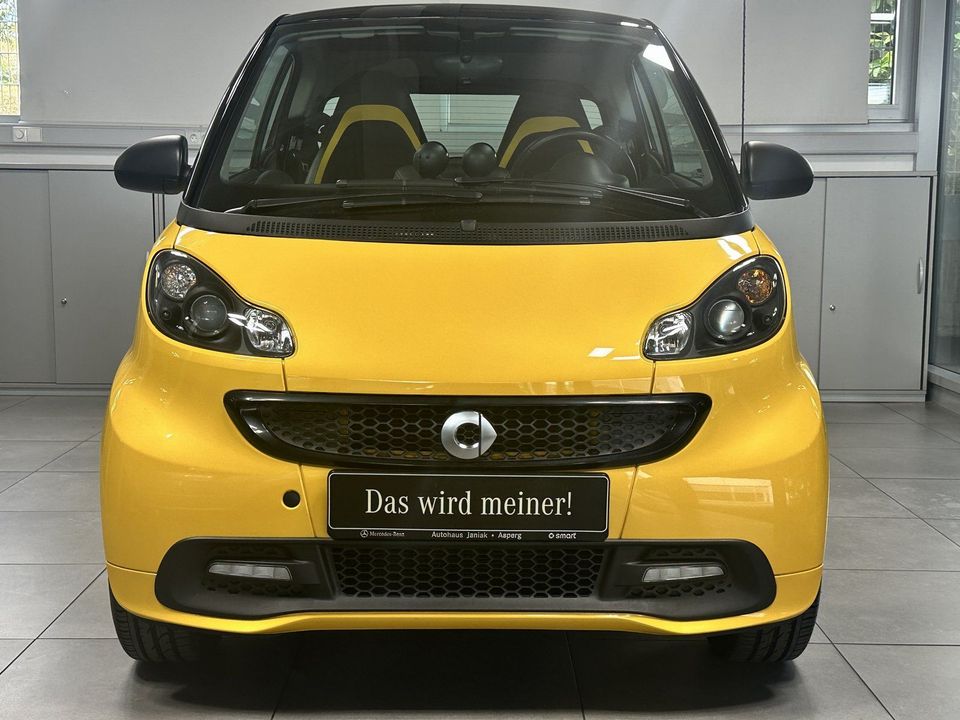 Smart fortwo coupé mhd Cityflame NAVI+SERVO+KLIMA+SHZ+ in Asperg