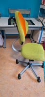 Höhenverstellbarer Schreibtisch mit Stuhl  und Rollcontainer Hessen - Weilrod  Vorschau