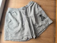 Short Nike grau Kurze Hose Gr M Hessen - Hasselroth Vorschau