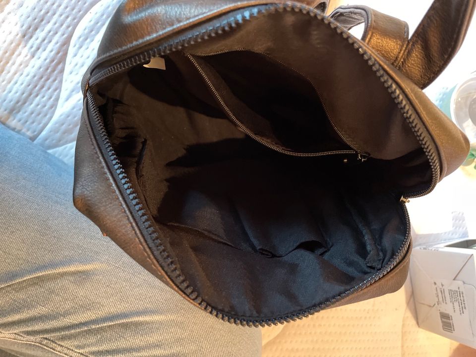 Kleiner Rucksack Handtasche schwarz-metallic in Eppenrod