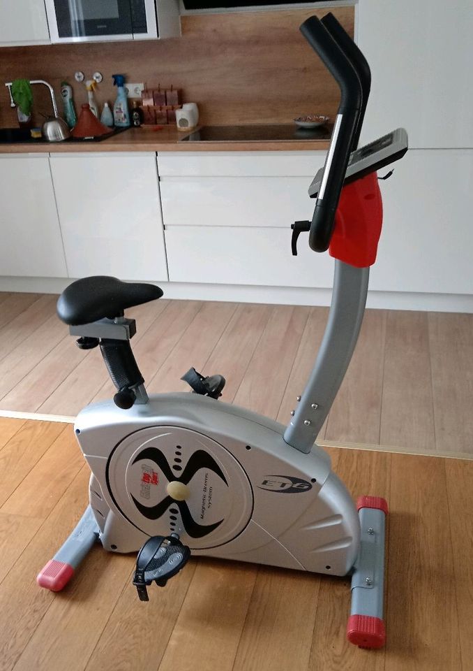 Fitness Station, Ergometer und Sitz-Ergometer günstig abzugeben. in Duisburg