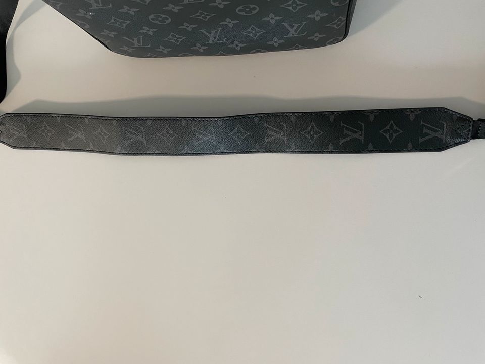 Louis Vuitton Outdoor Messenger bag offen für Tauschangebote in Mainz