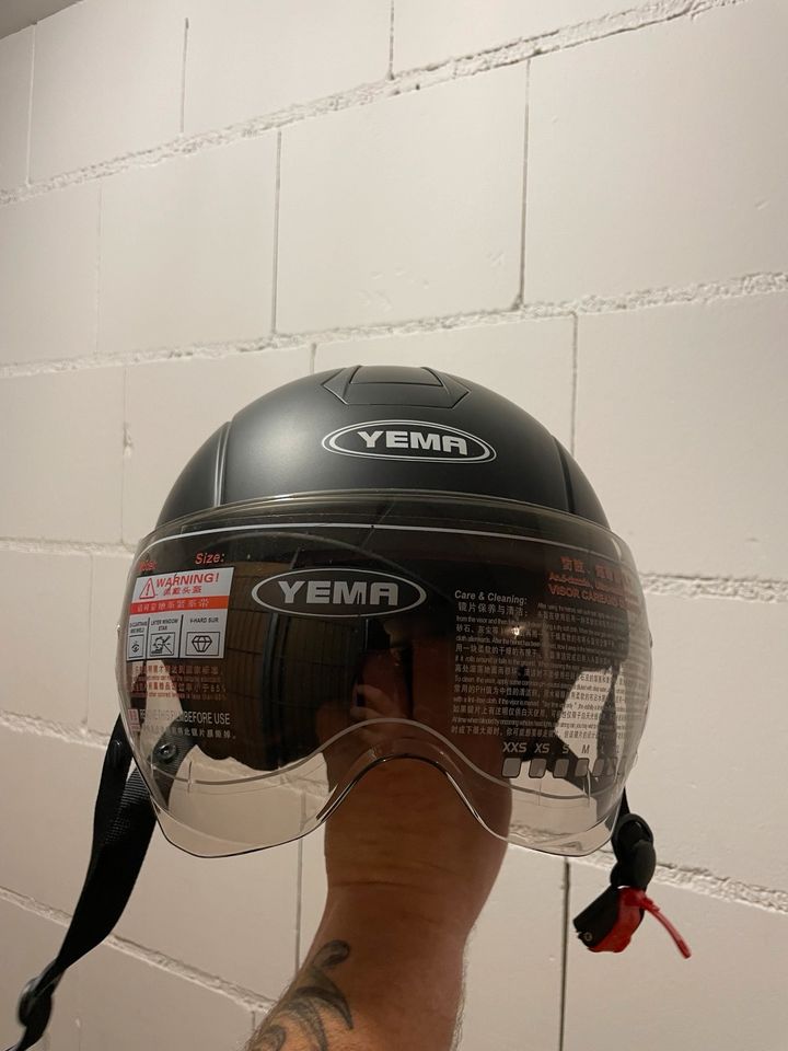 Motorradhelm YEMA XL in Pforzheim