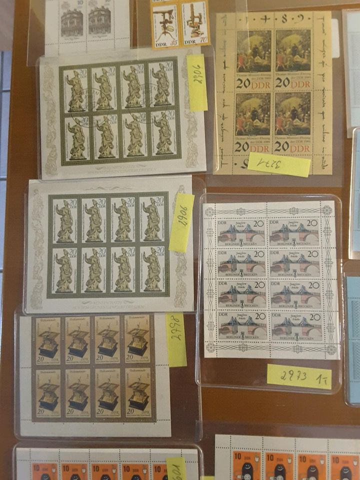 Briefmarken aus der DDR Kleinbogen in Sarstedt