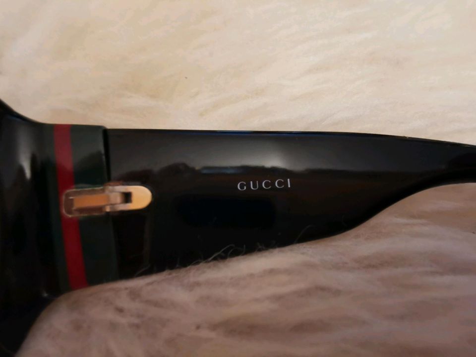 Original Gucci Sonnenbrille inkl. Etui in Mespelbrunn
